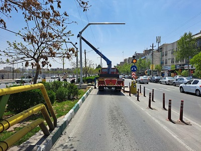 چراغ های راهنمایی و رانندگی چشمک زن کنسولدار در بلوار شهید سلیمانی(جنوب تقاطع غیر همسطح بلوار شهید مطهری) نصب شد