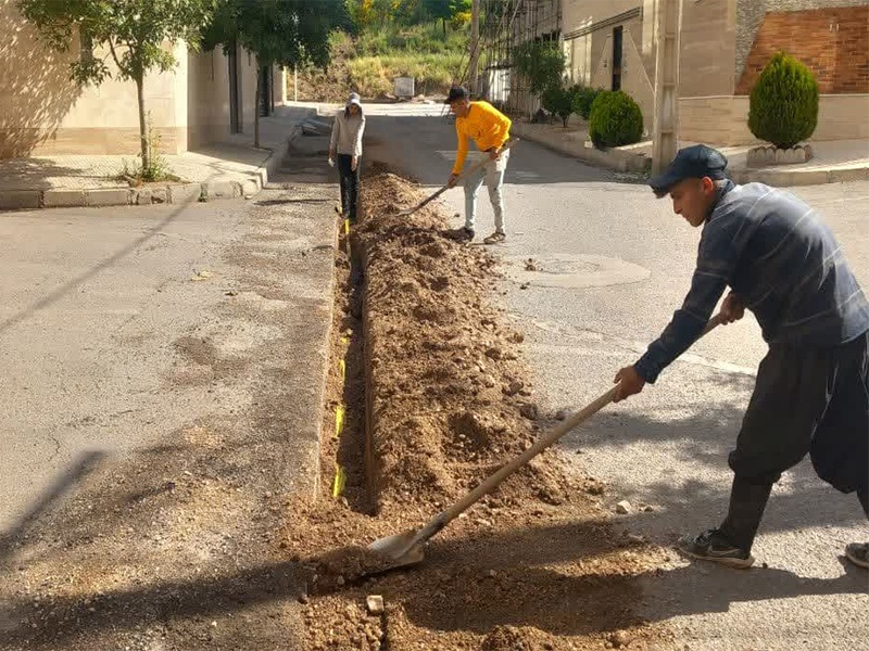 اجرای طرح انتقال و توزیع آب خام در بوستان جدید بهار