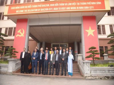 Ambassador of Vietnam in Iran met and talked with the mayor of Qazvin